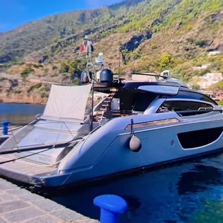 La Baronessa Πλωτό κατάλυμα *
